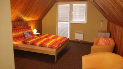 Liptovská chata pri potoku