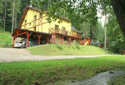 Chata Franmark v lese Slovenského raja