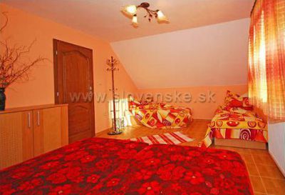 Rekreant, Village house