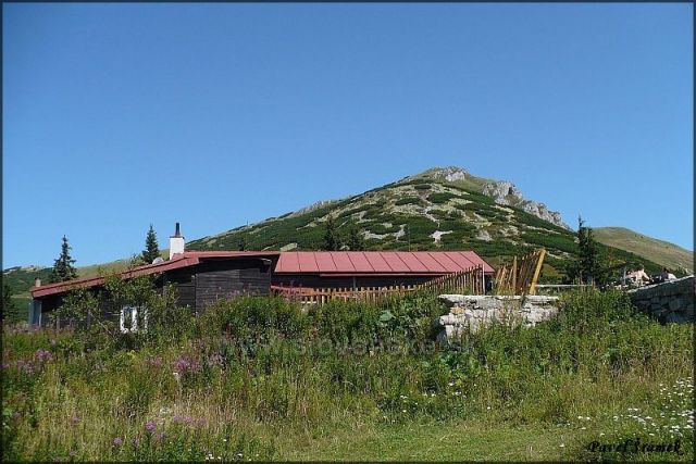 Chata pod Chlebom - v pozadí Chleb