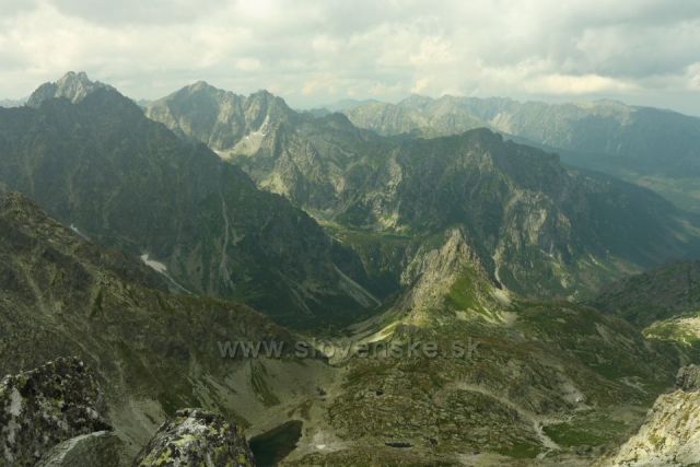 výhled z Východné Vysoké
Vysoká - Rysy v pozadí hřeben Orla Perč