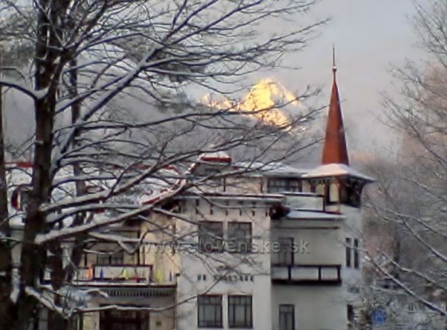 Starý Smokovec s Lomnickým štítem