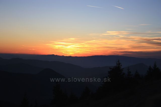 Západ slunce cestou z Velkého Choče