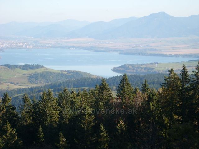 Pohľad na Liptovskú Maru z Liptovského hradu - Kaľameny
