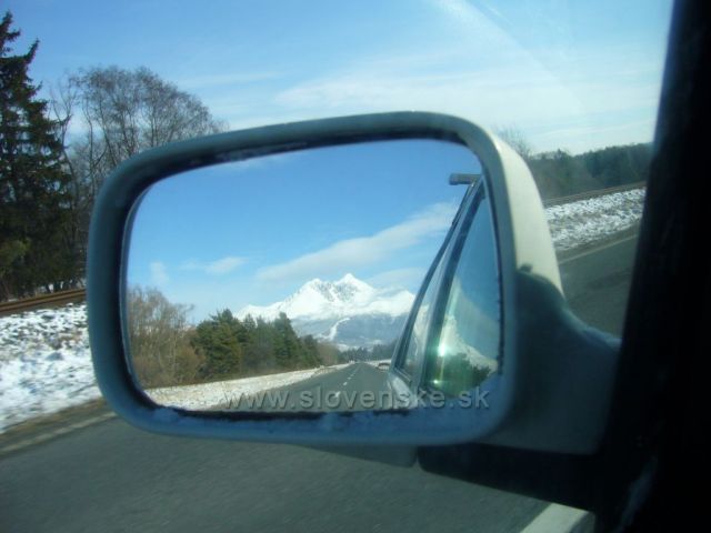 Lomický štít ve zpětném zrcátku