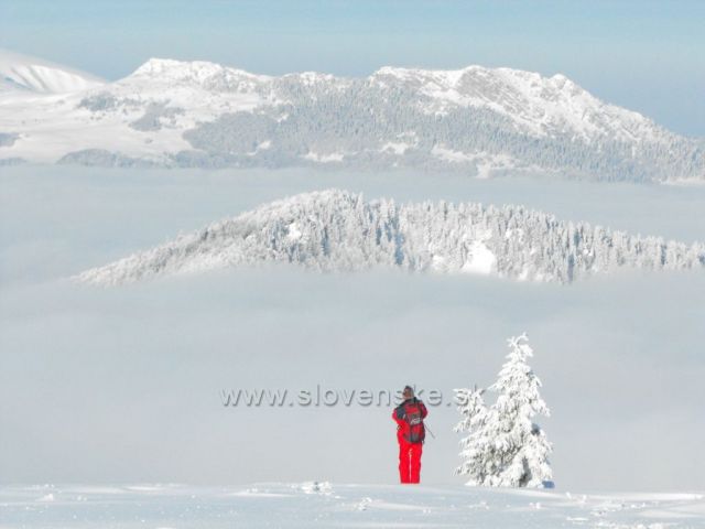 Čierny Kameň z hrebeňa Zvolena