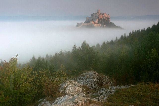 mlha u Spišského hradu