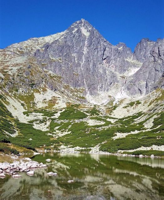 Skalnaté pleso pod Lomnickým štítom.