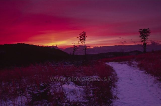 Kysuce-Východ slnka na Priehybe