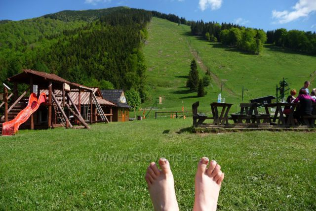 Chata na Grúni - po sestupu z Poludňového Grúňa