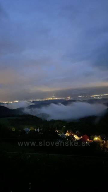 Večerní pohled na Vršatec